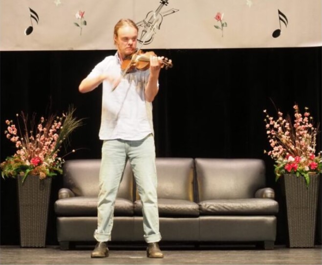 Braden Gates Fiddling